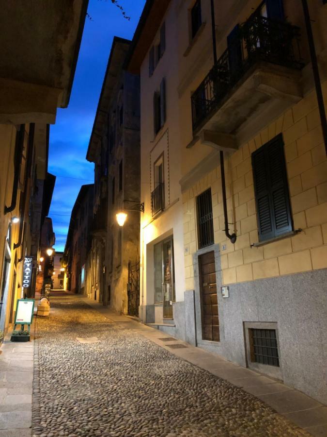 La Via Degli Artisti Daire Arona Dış mekan fotoğraf